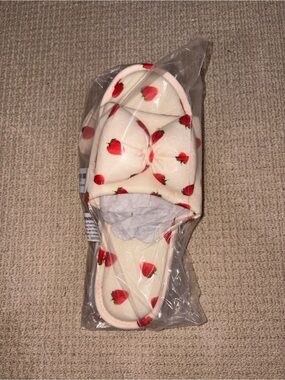 Ing Cream Slip-On House Shoes with Red Strawberry Print and Bow. Size 9.